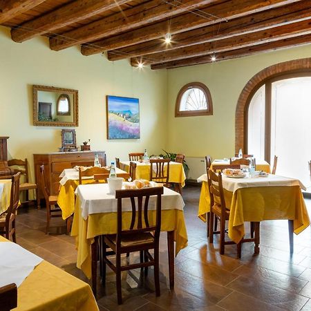 Albergo Ristorante Leon D'Oro 埃斯泰 外观 照片
