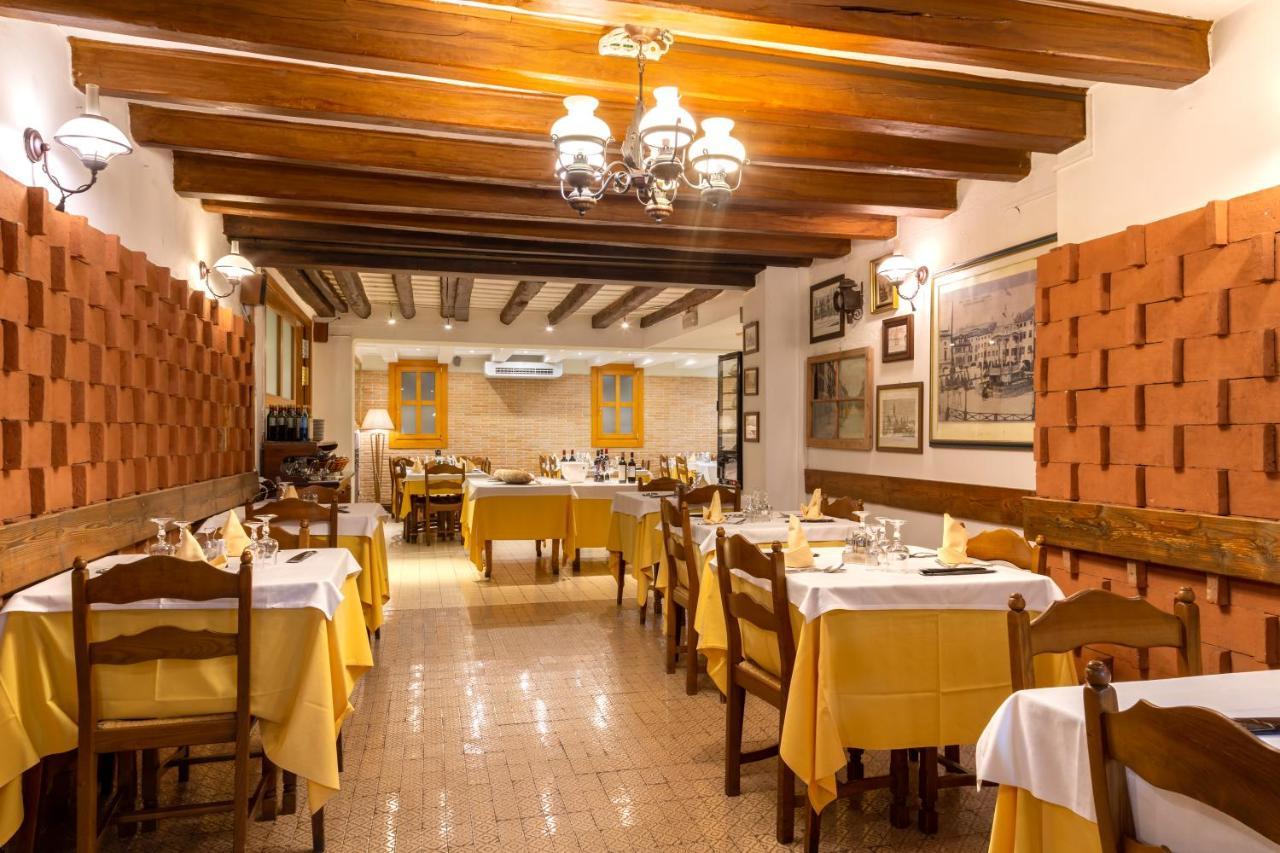Albergo Ristorante Leon D'Oro 埃斯泰 外观 照片