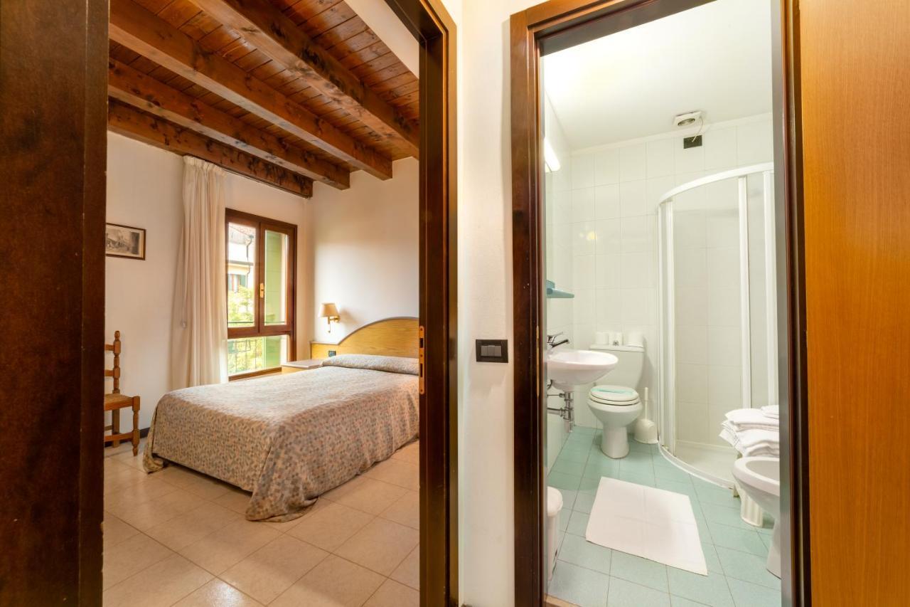 Albergo Ristorante Leon D'Oro 埃斯泰 外观 照片