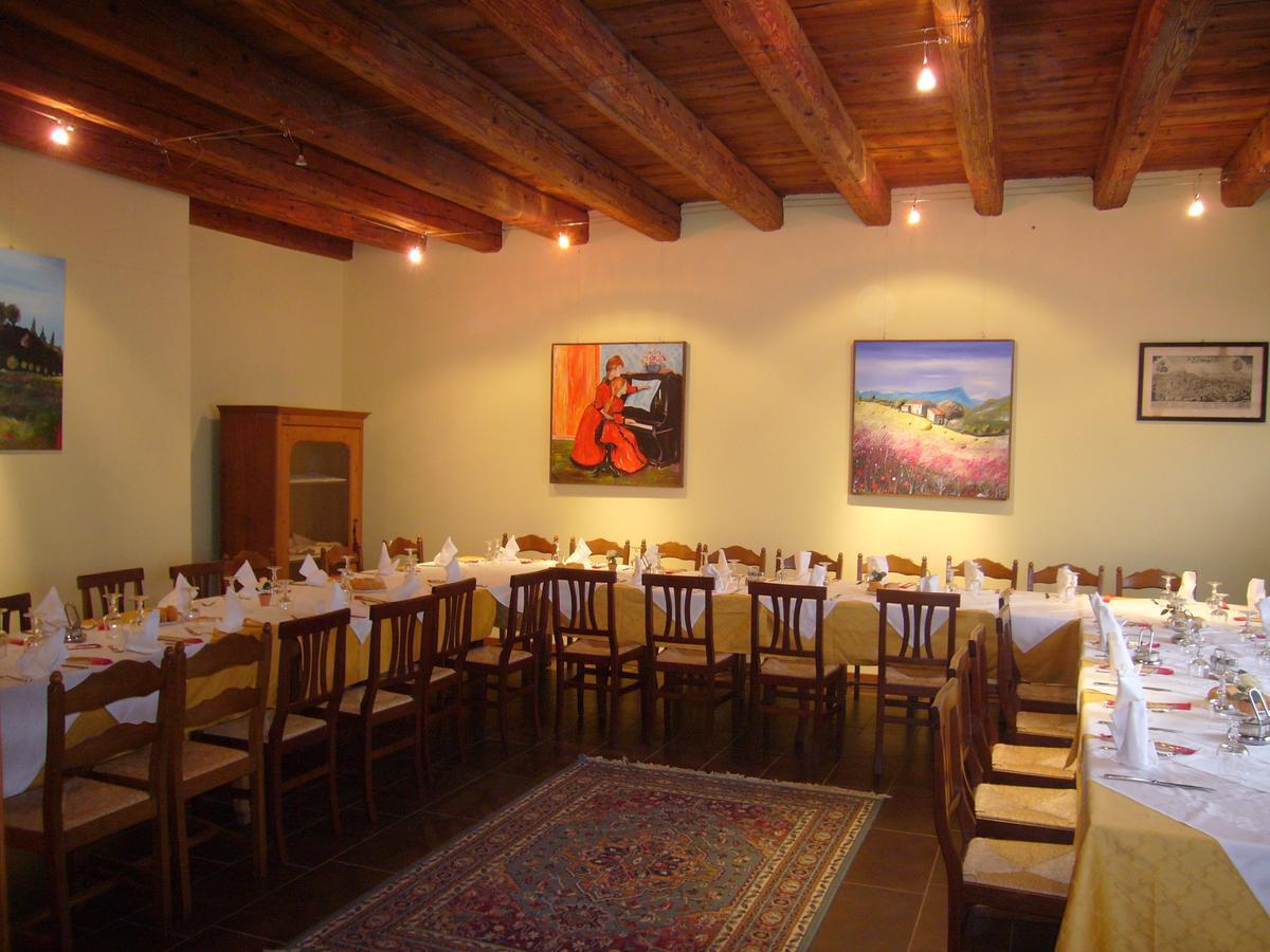 Albergo Ristorante Leon D'Oro 埃斯泰 外观 照片