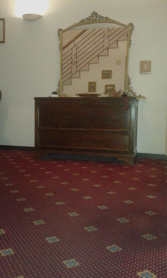 Albergo Ristorante Leon D'Oro 埃斯泰 外观 照片